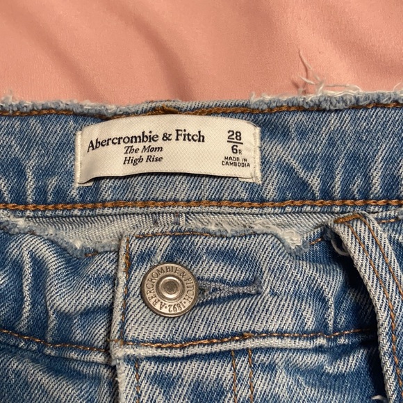 Abercrombie High Rise Mom Jeans - Picture 5 of 8